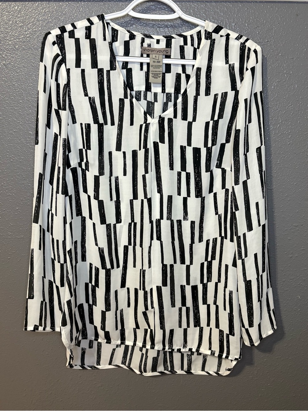 Sharon Young Black and White Patterned Blouse Size S (SKU 203)
